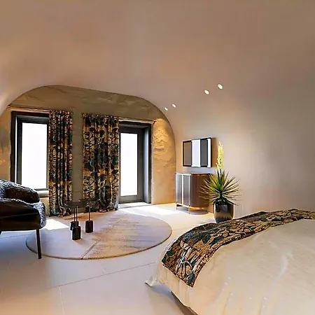 Amazing Santorini 1 Bedroom Euphoria Private Pool & Beautiful 3* Oia